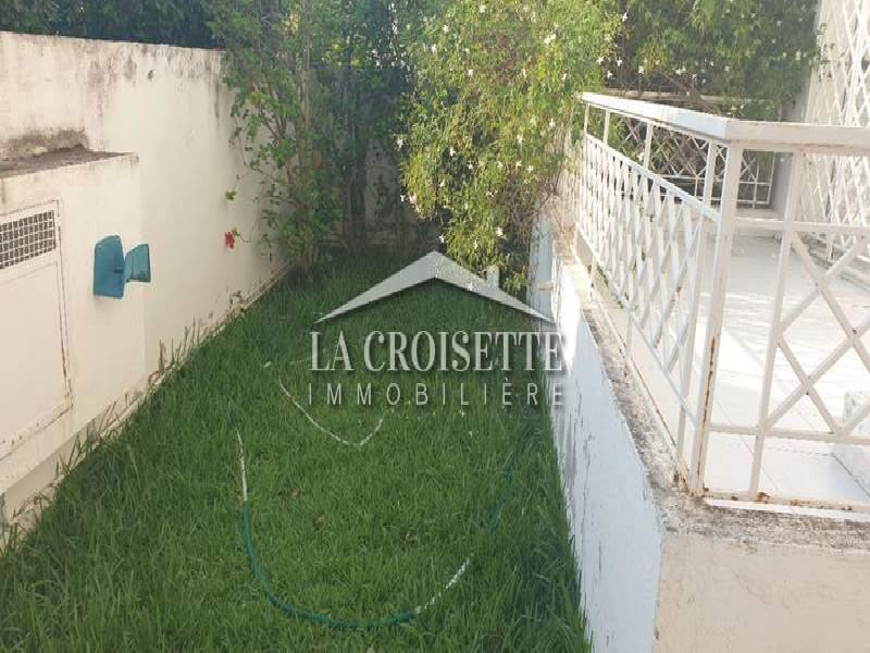 Un triplex S+6 meublé à La Marsa